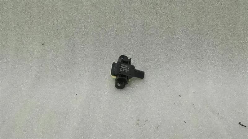 Mercedes GLS X166 W166 W292 Crash Sensor A1668210351 Impact Sensor