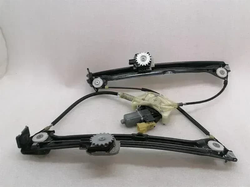 MASERATI Maserati Ghibli M157 Right Front Door Winder 670102267 Front Right Window
