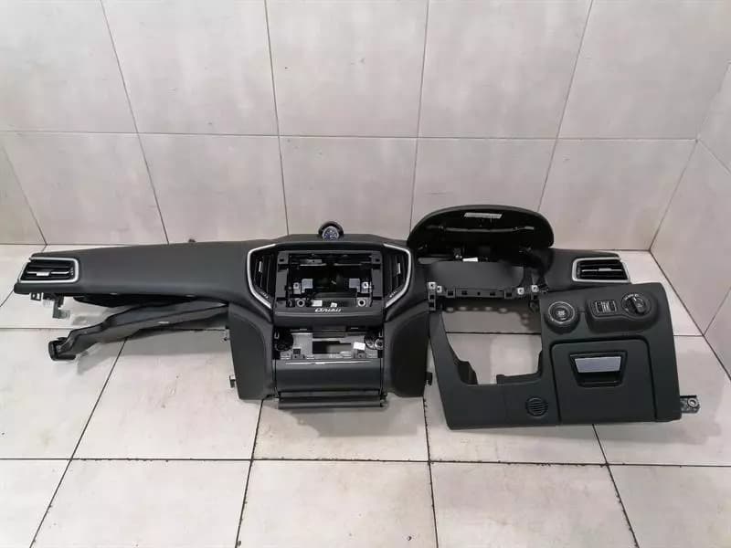MASERATI GHIBLI M157 DASHBOARD SET WITH SWITCHES AND CLOCK RIGHT HAND DRIVE RHD