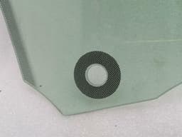 BMW BMW M4 F82 left front door glass 51337268725 door window front left — thumbnail 5