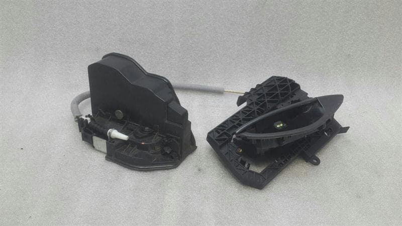 BMW BMW Z4 E89 RHD left door lock handle 7202145 right handlebar