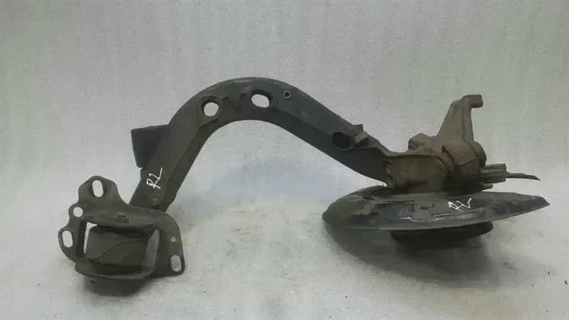 BMW BMW Z4 E89 Left Rear Hub 6783105 Wheel Bearing Housing Rear Left 35i