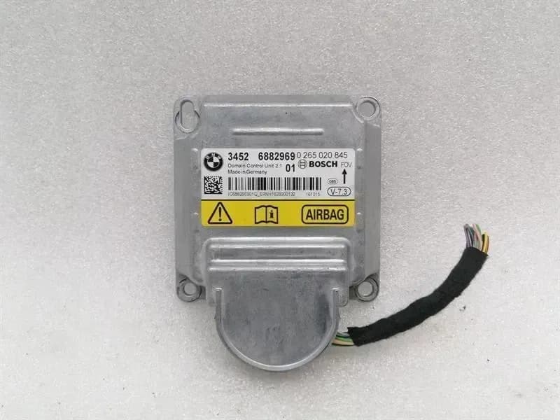 BMW BMW 3 Series M3 F80 Safety Module ECU 6882969 Air Control Unit SRS