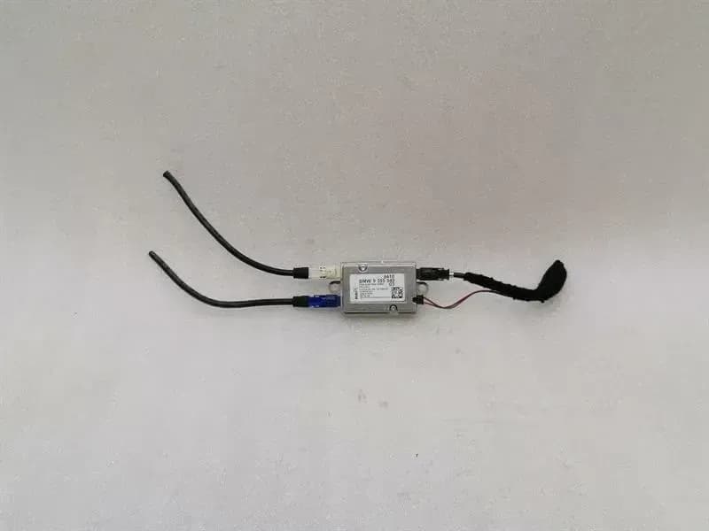 BMW BMW M4 F82 electronic module 9355549 control unit / AUX HUB MODULE