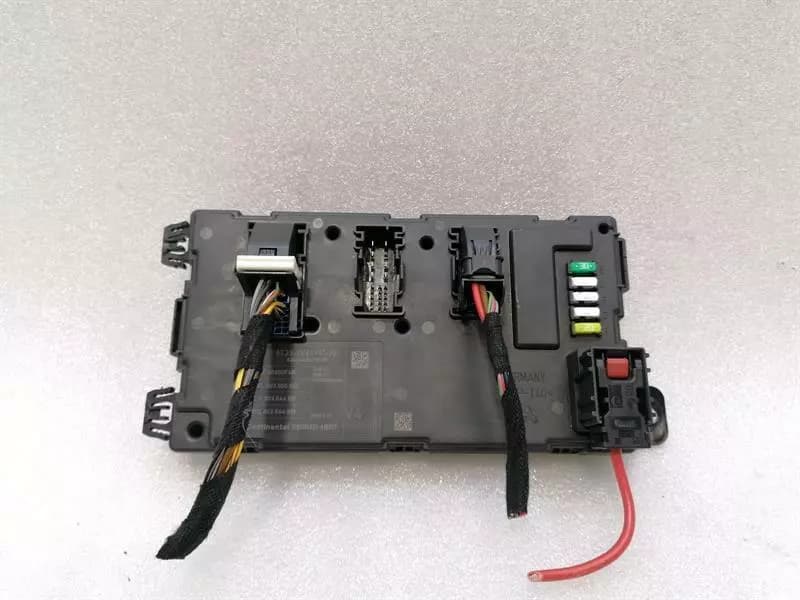 BMW BMW M4 F82 electronic module 9866981 control unit fuse box SEM