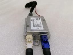 BMW BMW M4 F82 electronic module 9355549 control unit / AUX HUB MODULE — thumbnail 5