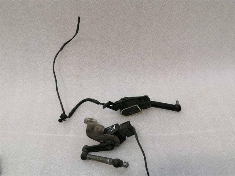 BMW BMW M4 F82 level sensor level regulation altitude sensor 6870000