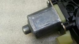 PORSCHE Porsche Macan 95B door window motor 5Q0959801A window regulator motor rear left — thumbnail 5