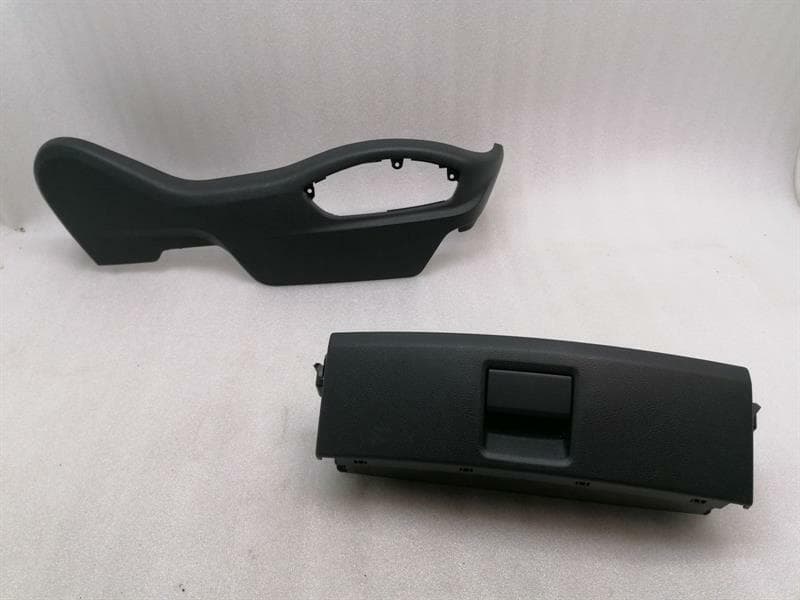 PORSCHE Porsche Cayenne 958 Right Seat Cover + Glovebox 7P5881314B Seat Glove Box