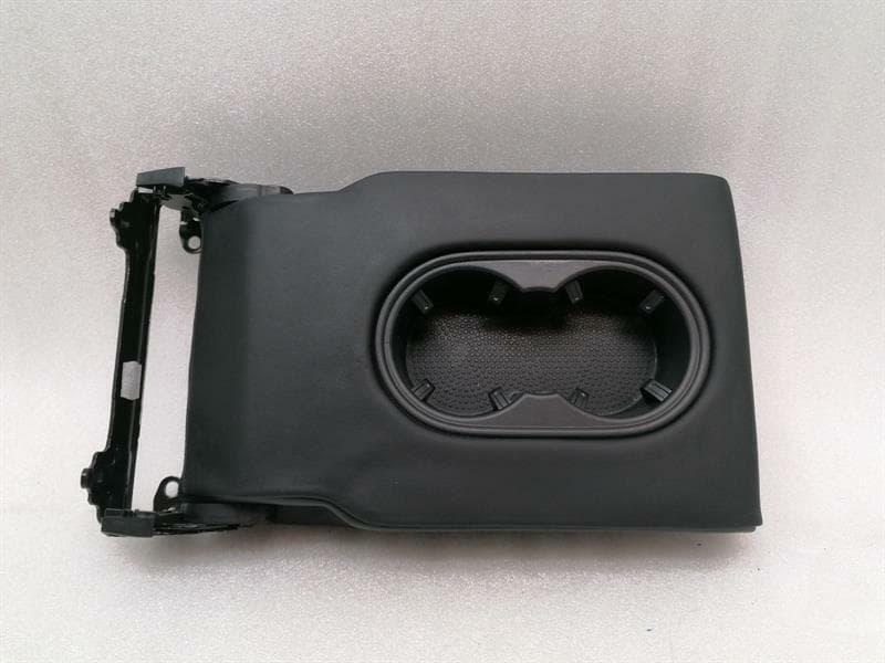 PORSCHE Porsche Cayenne 958 92A Rear Leather Armrest 7P5885081G Rear Armrest Leather