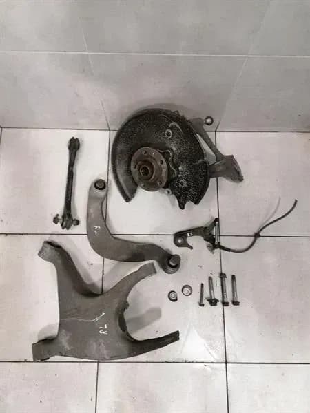 PORSCHE Porsche Macan 95B left rear hub 8R0505435C wheel bearing housing rear left