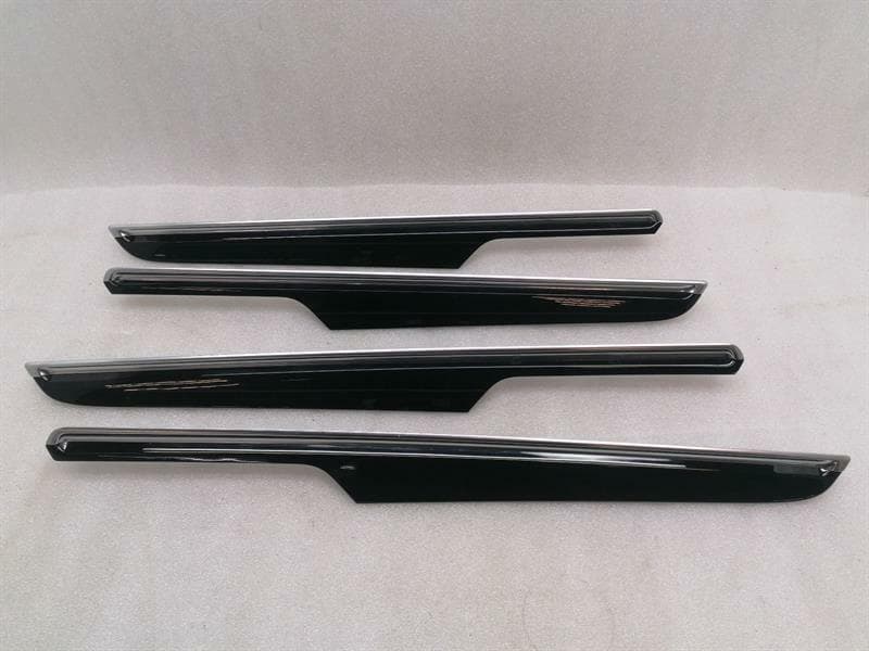 PORSCHE Porsche Macan 95B Door Veneer Set 95B867062D Door Bar Set Piano Paint