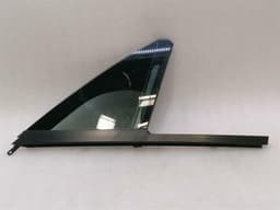 PORSCHE Porsche Macan 95B Right Front 1/4 Glass 95B845114 Door Panel 1/4 Front Right — thumbnail 1