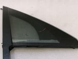 PORSCHE Porsche Macan 95B Right Front 1/4 Glass 95B845114 Door Panel 1/4 Front Right — thumbnail 2