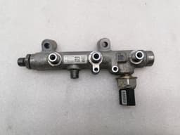 PORSCHE Porsche Macan 95B Fuel Rail 059130090CN Fuel Injection Moulding Pipe Manifold — thumbnail 4