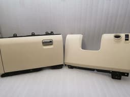 PORSCHE PORSCHE CAYENNE 958 92A Glovebox LEATHER 7P5857921A RHD RIGHT HANDLE CREAM — thumbnail 1