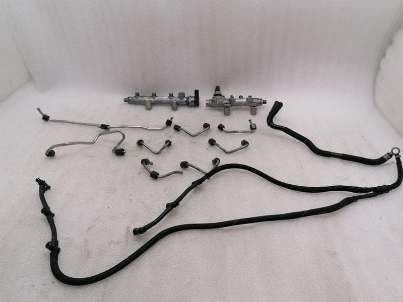 PORSCHE Porsche Cayenne 958 92a Fuel Rail 057130764AE Injection Strip Pipe Distributor SET