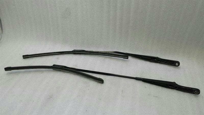 AUDI Audi A7 4G RHD Wiper Arm 4G2955408B Right Hand Drive Set