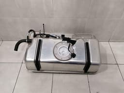 ASTON MARTIN Aston Martin Vantage V8 Fuel Tank DG33-9C133-AD Fuel Tank — thumbnail 6