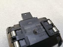 ASTON MARTIN Aston Martin Vantage V8 Rain/Light Sensor CD33-17E695-AA Rain Light Sensor — thumbnail 4