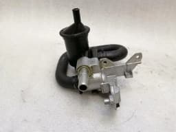 ASTON MARTIN Aston Martin Vantage V8 Oil Separator 6G33-6B673-AB Separator Bracket — thumbnail 2