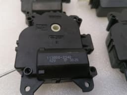 ASTON MARTIN ASTON MARTIN VANTAGE V8 Vent Flap Engine HVAC 113800-2340 — thumbnail 2