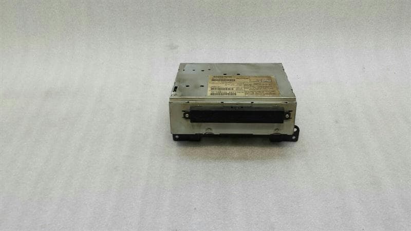 Aston Martin Vantage V8 CD player 31285449 audio system controller