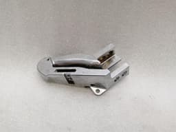 ASTON MARTIN Aston Martin Vantage V8 holder bracket 6G33-L611B10-B holder carrier seatbelt — thumbnail 3