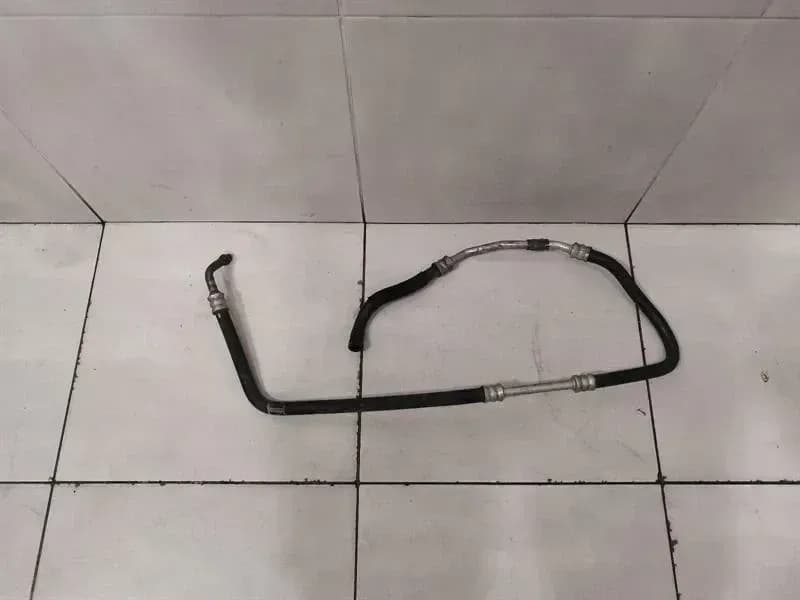 ASTON MARTIN ASTON MARTIN VANTAGE V8 Gearbox Oil Pipe BG333F558BA RHD RIGHT HANDLEBAR