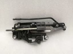 ASTON MARTIN Aston Martin Vantage V8 Right Roof Latch 4G43-L51270-AA Top Lock Right — thumbnail 1