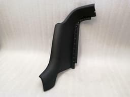ASTON MARTIN ASTON MARTIN VANTAGE V8 RRH Center Cover 6G33-L045C62-ACW Rear Trim — thumbnail 1