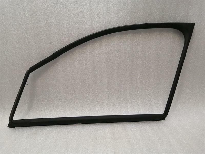 PORSCHE Porsche Panamera 970 FLH door seal 97053729501 seal window guide Vo Li