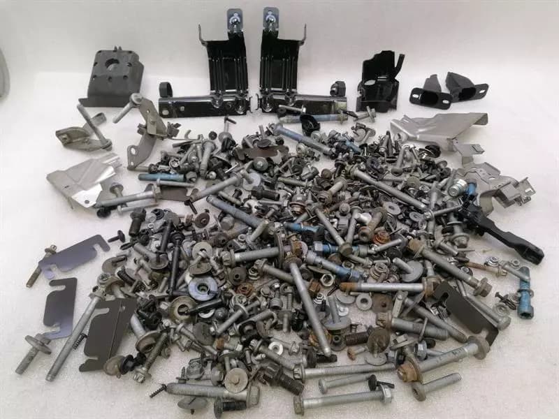 Mercedes SL R231 SCREENS BOLTS FROM ONE CAR SET SCREWS