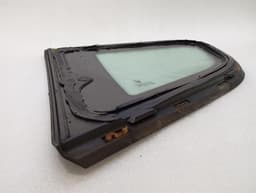 MASERATI Maserati Granturismo M145 right rear quarter glass 82076300 door window rear re — thumbnail 8