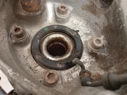 MASERATI Maserati Granturismo M145 Right Rear Hub 980139916 Rear Wheel Bearing Housing 197118 — thumbnail 7