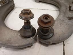 MASERATI Maserati Granturismo M145 Right Rear Hub 980139916 Rear Wheel Bearing Housing 197118 — thumbnail 3