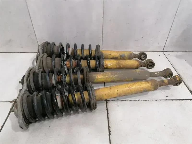 MASERATI Maserati Granturismo S M145 shock absorber set 239551 shock absorber set 4.7L