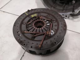MASERATI Maserati Granturismo F1 4.7 Flywheel Clutch Housing 233857 Clutch Flywheel — thumbnail 2