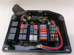 MASERATI Maserati Granturismo M145 Fuse Box Maserati Fuse Box — thumbnail 2