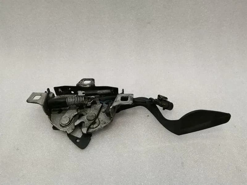 Maserati Quattroporte M139 Bonnet Lock 67278100 Bonnet Lock
