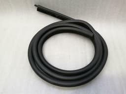 MASERATI Maserati Quattroporte M139 FRH Door Seal 81457000 Door Seals Front Right — thumbnail 2