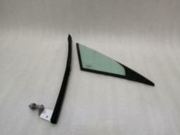 ASTON MARTIN Aston Martin Vantage Right Front 1/4 Glass 6G33-C21410-CA Door Glass 1/4 Front Re — thumbnail 1