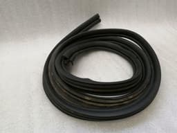 MASERATI Maserati Quattroporte M139 boat lid seal 66517200 trunk sealing frame — thumbnail 2
