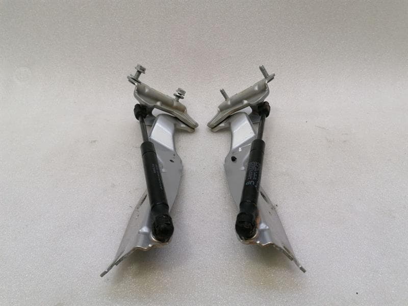 FERRARI Ferrari 458 F142 Spider Bonnet Hinge Set 83033500 Hood Hinge Set