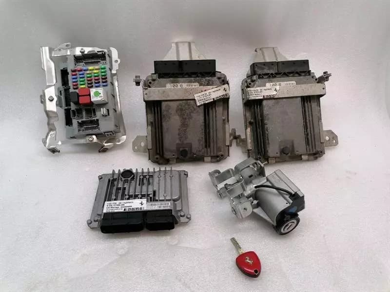 Ferrari 458 F142 Spider Engine ECU SET 277674 Engine Control Unit SET 4.5 V8