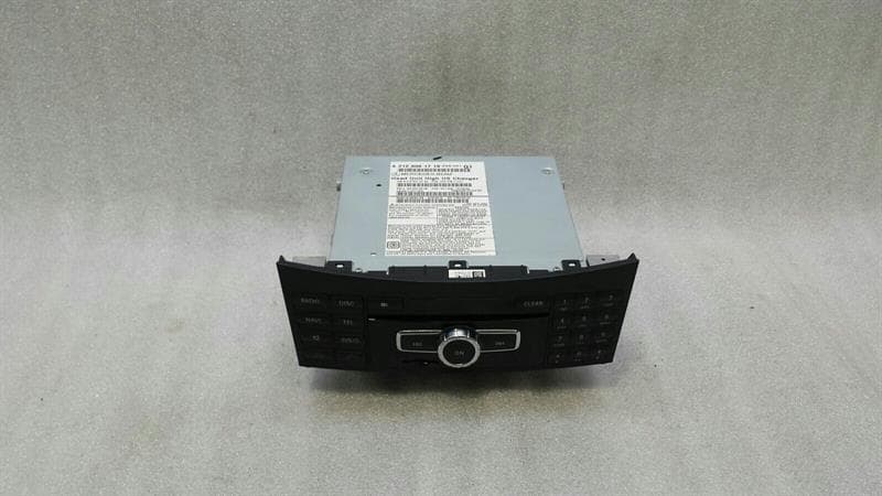 MERCEDES-BENZ Mercedes CLS W218 CD player A2129001719 audio system controller COMAND changer US