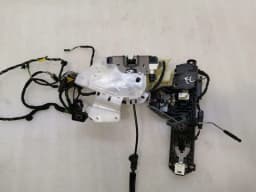 MERCEDES-BENZ Mercedes CLS W218 front left door lock A2047202735 door lock left keyless-go — thumbnail 3