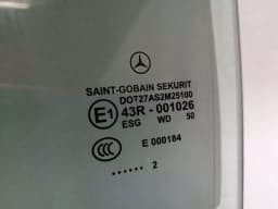 MERCEDES-BENZ Mercedes CLS W218 left rear door glass A2187350110 door window rear left — thumbnail 8