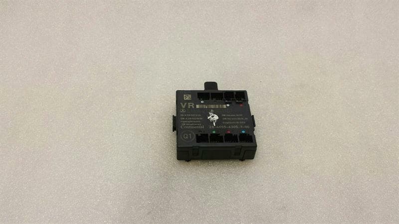 MERCEDES-BENZ Mercedes CLS W218 front right door module A2189001101 door control unit front RE