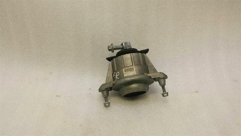 MERCEDES-BENZ Mercedes CLS W218 Engine Mount A2182400417 Engine Holder